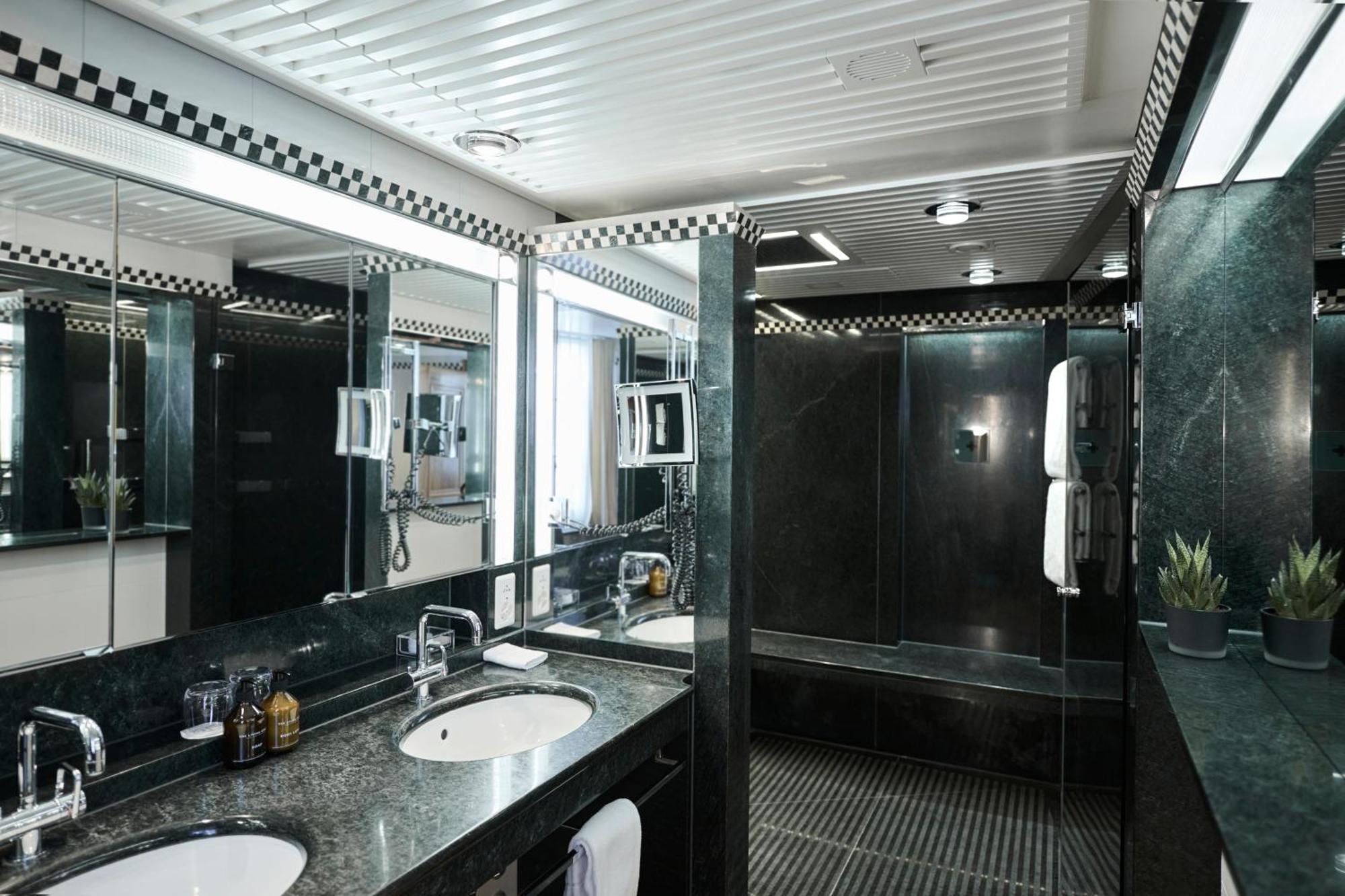 Widder Hotel - Zurichs Luxury Hideaway Exteriör bild