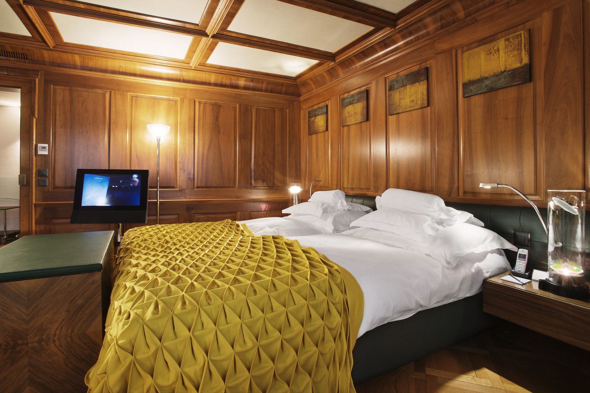 Widder Hotel - Zurichs Luxury Hideaway Rum bild